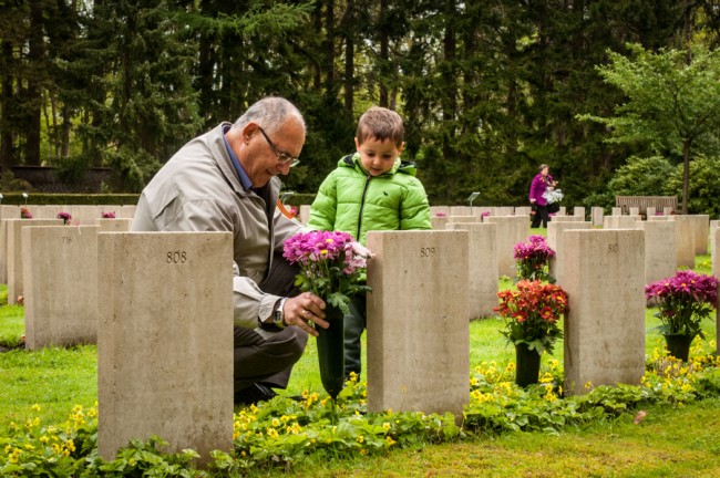 9 Mei 2015: Herdenking Russisch Ereveld.