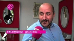 Ook de excuus-Marokkaan van de Partij van etnisch monopolisten vindt altijd tijd voor een gezellig praatje met zijn nazi-vrienden van POWNed